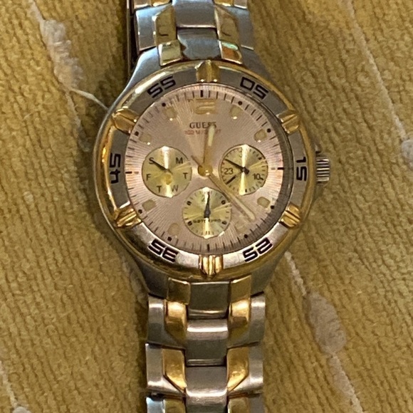 Guess Chronograph WaterPro Wrist Watch Men's Analog Metal Vintage - Picture 1 of 5
